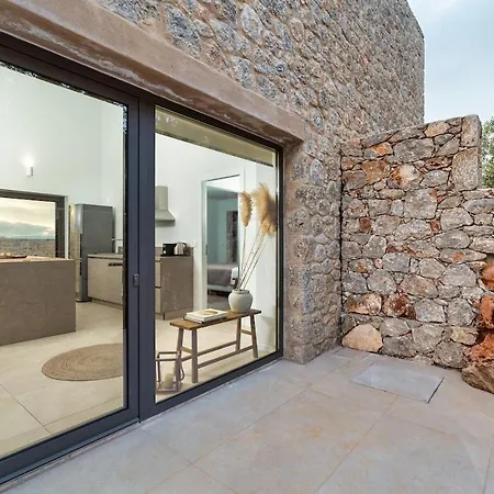 Villa Chora Mikri *